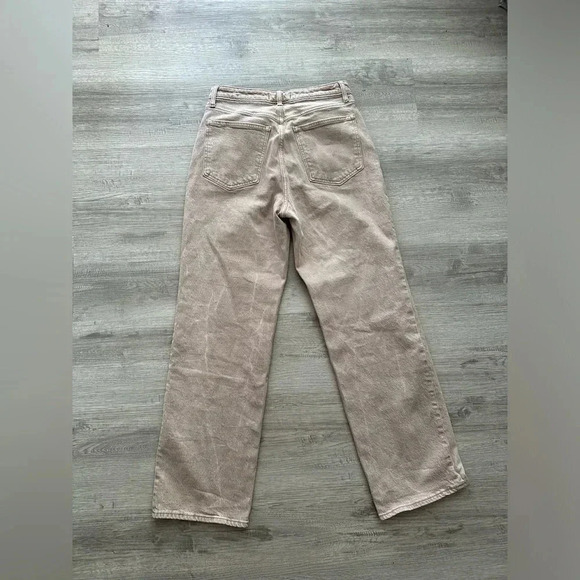 Abercrombie & Fitch 30The'90s Relaxed Jean
10,High Rise - Picture 2 of 4